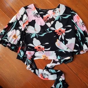 NWT Express kimono wrap pleated sleeve floral top